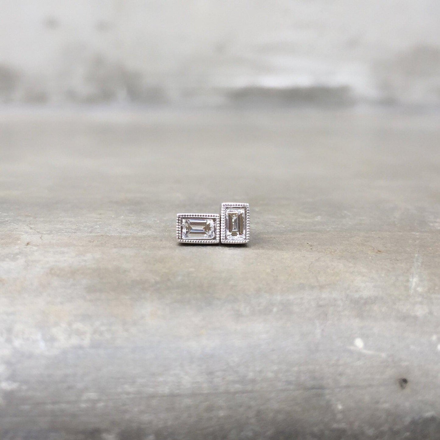 small diamond earrings studs