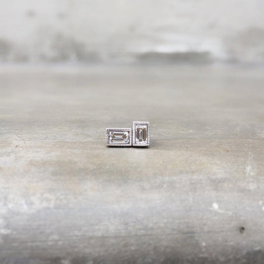 small diamond earrings studs