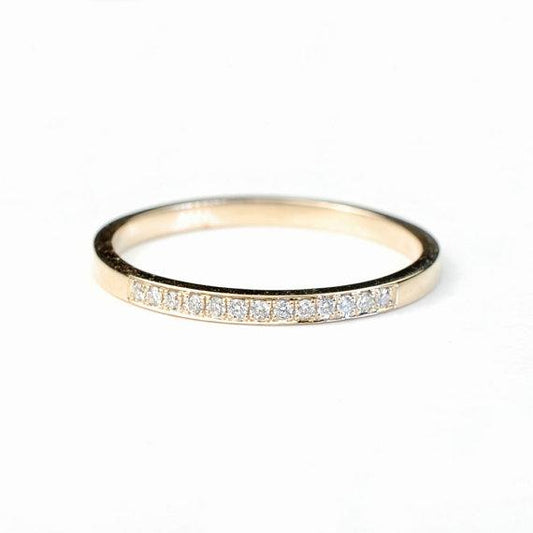 rose gold diamond wedding band