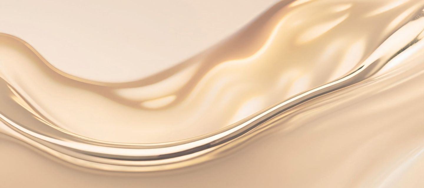 An image of flowing gold to represent the very active movement of the gold market. This image section serves as a link to a blog post on the gold market.