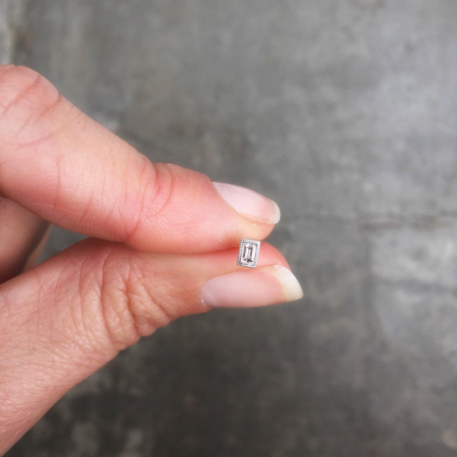 baguette earrings diamond