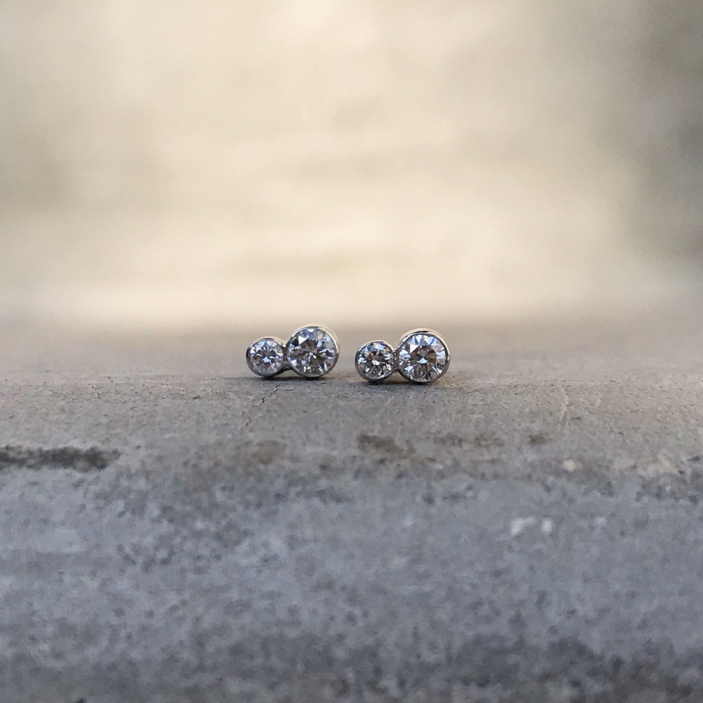 Kissing Diamonds Gold Stud Earrings-earrings-NIXIN-NIXIN