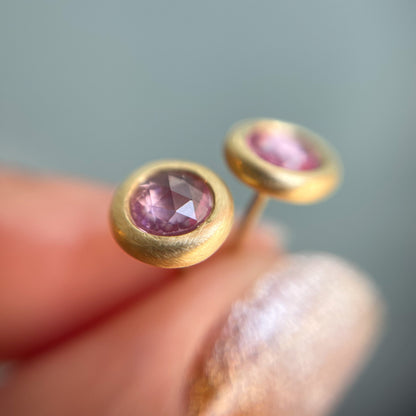 18k gold earrings studs with pink sapphires by NIXIN Jewelry