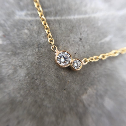 short necklace with small diamond